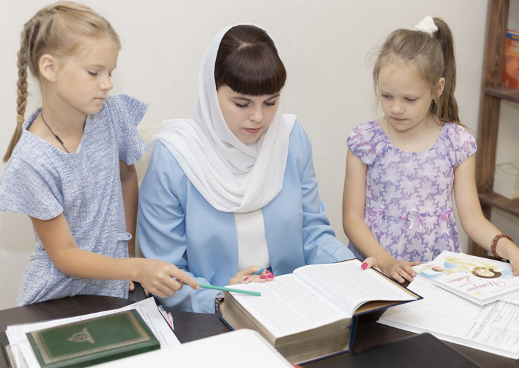 В Клинцах объявлен набор детей на новый учебный год в воскресную школу при Богоявленском соборе