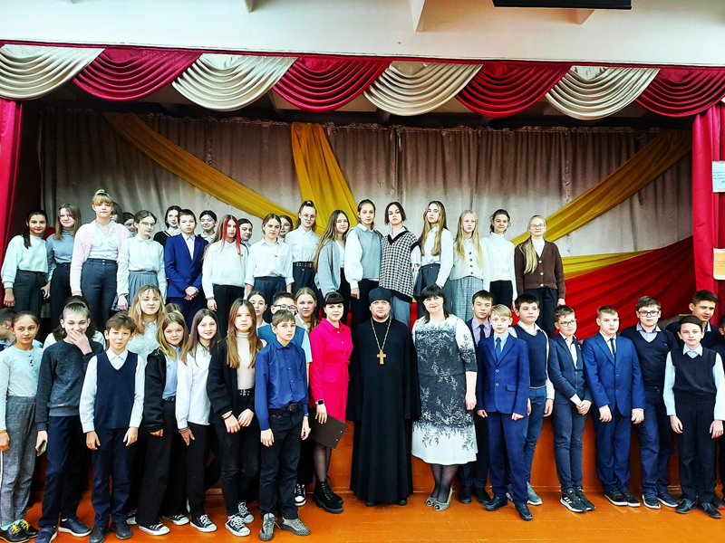 Представители Клинцовской епархии посетили с беседой среднюю школу № 9 г. Клинцы