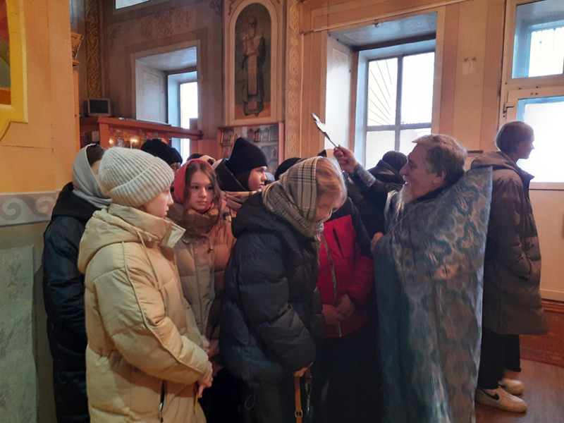 Девятиклассники Мглинской СОШ №1 испросили молитвенной помощи перед итоговым собеседованием по русскому языку