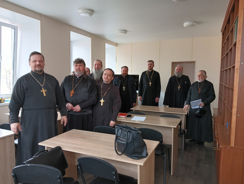 Подготовку к Светлому празднику Пасхи обсудили на собрании духовенства Трубчевского благочиния