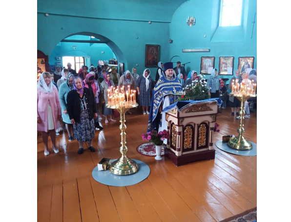 Праздник Рождества Пресвятой Богородицы молитвенно отметили в Рождественском храме г. Стародуба