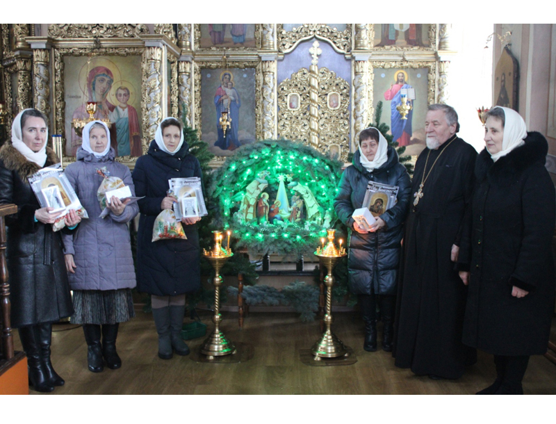 Поздравление тружеников храма в честь Успения Пресвятой Богородицы г. Мглина с Рождеством Христовым