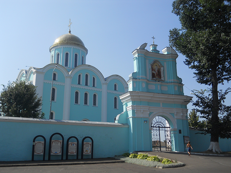 Случаи посягательств на храмы и клириков канонической Украинской Православной Церкви в ноябре 2015 года