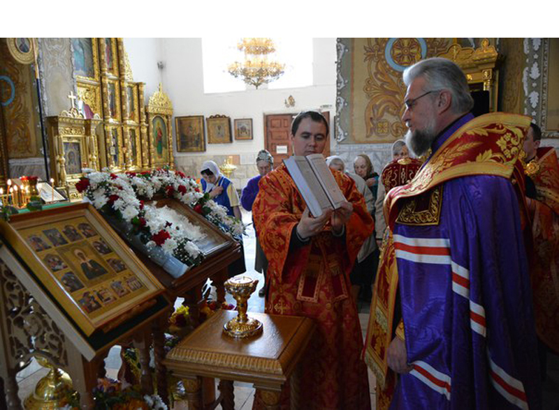 В Клинцовский Петропавловский кафедральный собор доставлен ковчег с частицей мощей святой блаженной Матроны Московской