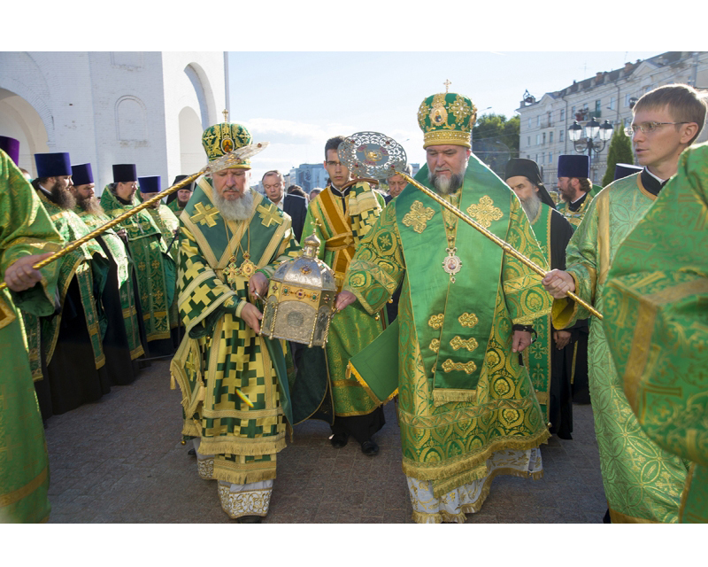 Епископ Клинцовский и Трубчевский Владимир принял участие в молебне у мощей преподобного Силуана Афонского