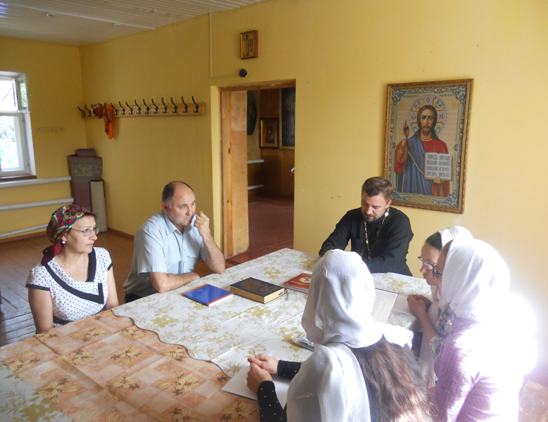 Перед началом занятий в Свято-Никольском храме г. Унечи состоялся педагогический совет воскресной школы