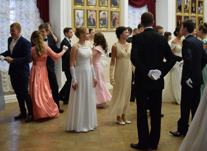 Православная молодежь Клинцов приняла участие в Брянском губернском балу