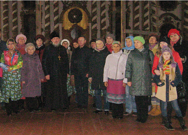 Паломники из Брянска посетили храм в честь Воскресения Христова г. Почепа