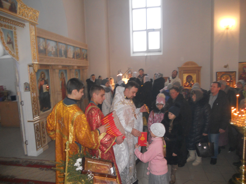 Приходская община храма Святителя Николая г. Унечи вместе со всем православным миром встретила Рождество Христово