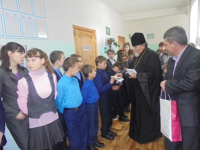 Поздравления с Днем православной молодежи накануне праздника приняли воспитанники Мглинской школы-интерната