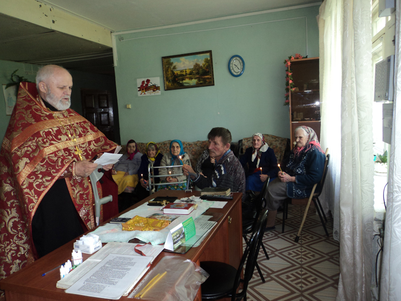 Молебен в Суражском доме-интернате для престарелых и инвалидов
