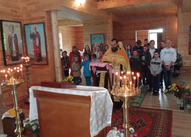 Молебен для учащихся в храме Василия Великого в с. Уношево Гордеевского района
