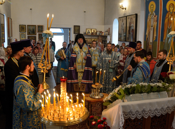 Всенощное бдение в храме в честь Рождества Пресвятой Богородицы села Гордеевка