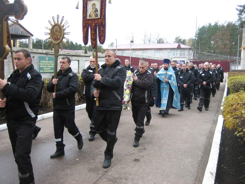 Крестный ход с Казанской иконой Пресвятой Богородицы в Суражской колонии-поселении №3