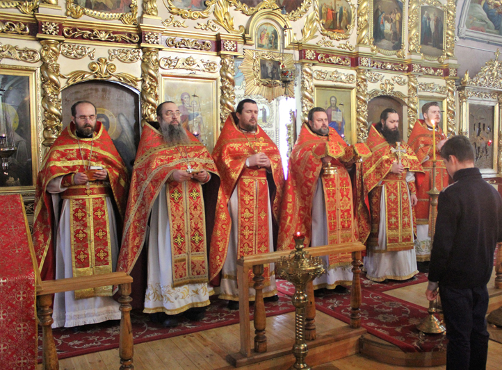 Стародубское благочиние. Соборное богослужение в День памяти святых священномучеников Стародубских