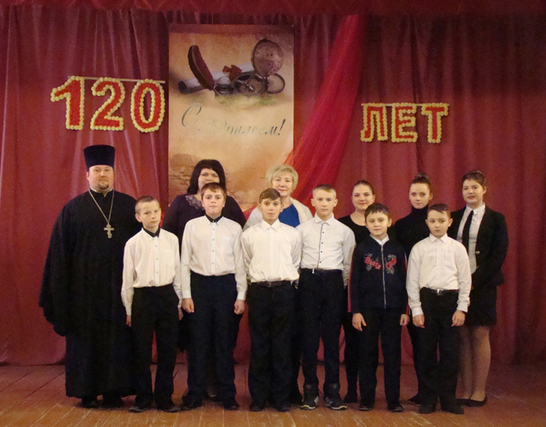 Новозыбковское благочиние. Ответственный по работе с молодежью поздравил Старокривецкую школу со 120-летним юбилеем