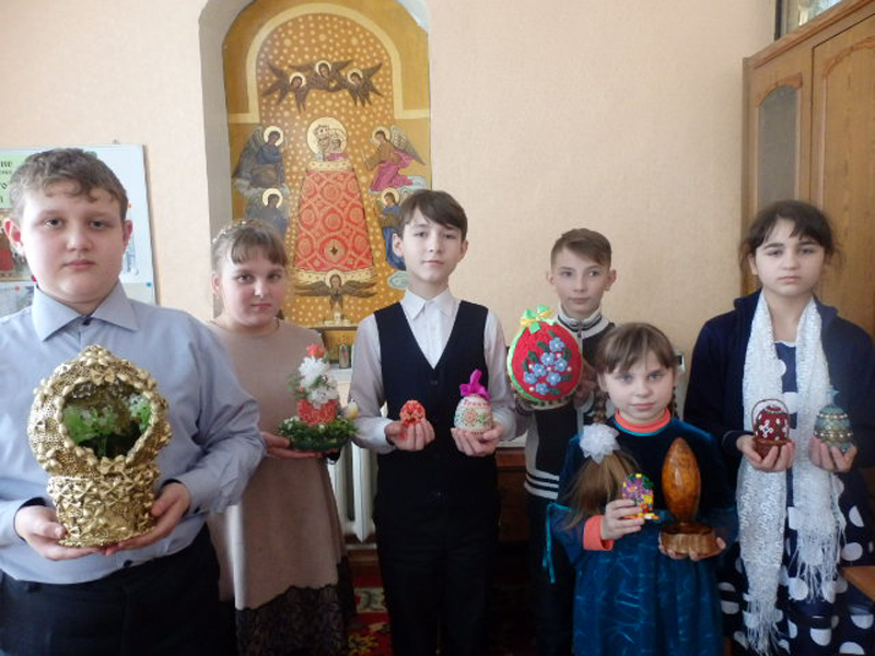 Воспитанники воскресной школы Успенского храма г. Мглина приняли участие в отборочном туре конкурса «Пасхальное яйцо 2018»
