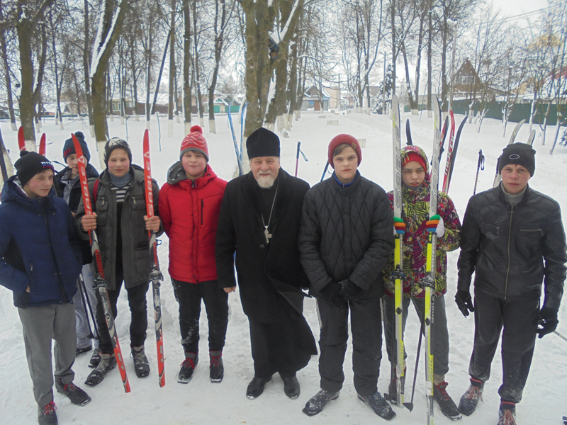 Мглинское благочиние. Благословение юных участников районного этапа "Лыжни России 2018"