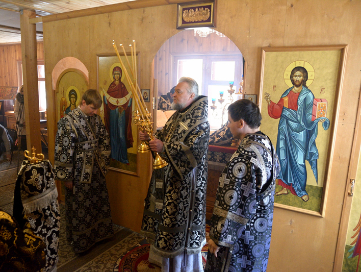 Архиерейское богослужение в Свято-Успенском храме женского монастыря