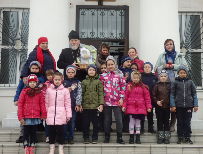 На Светлой седмице воспитанники детского сада №2 г. Мглина посетили храм
