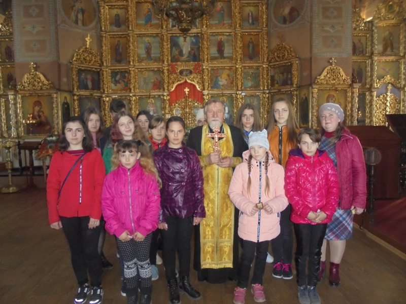 Перед отбытием в Брянск учащиеся Мглинской СОШ №1 посетили храм