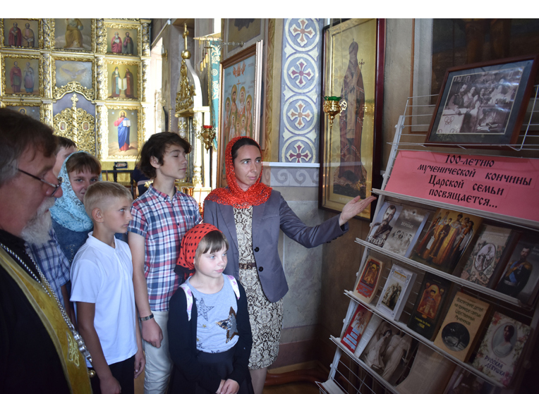 Православные мглинчане почтили память Святых Царственных страстотерпцев в 100-летнюю годовщину их мученической кончины