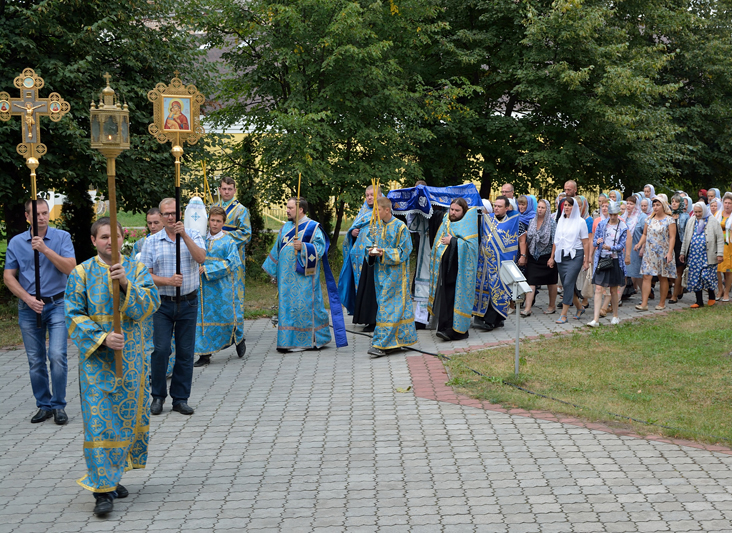 В Клинцовском Петропавловском кафедральном соборе был совершен чин погребения Плащаницы Божией Матери