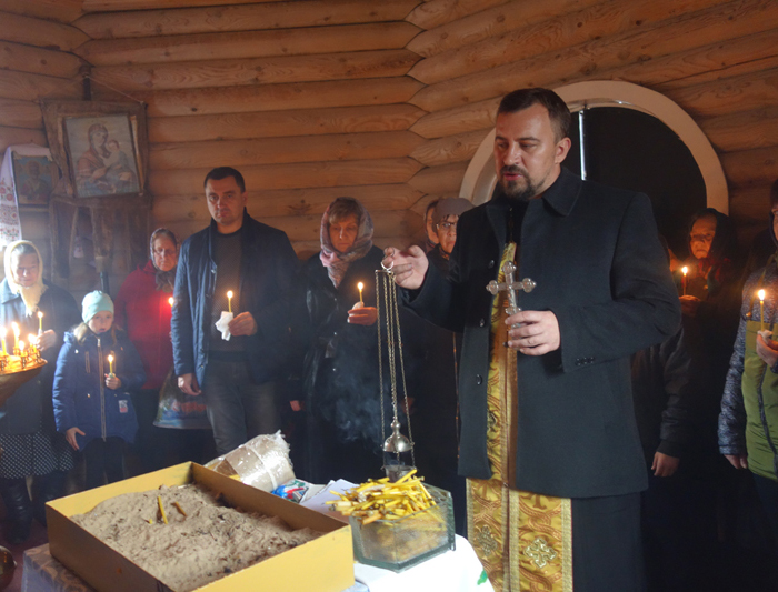 Молитвы об усопших вознесли жители деревни Слобода Селецкая в Димириевскую родительскую субботу
