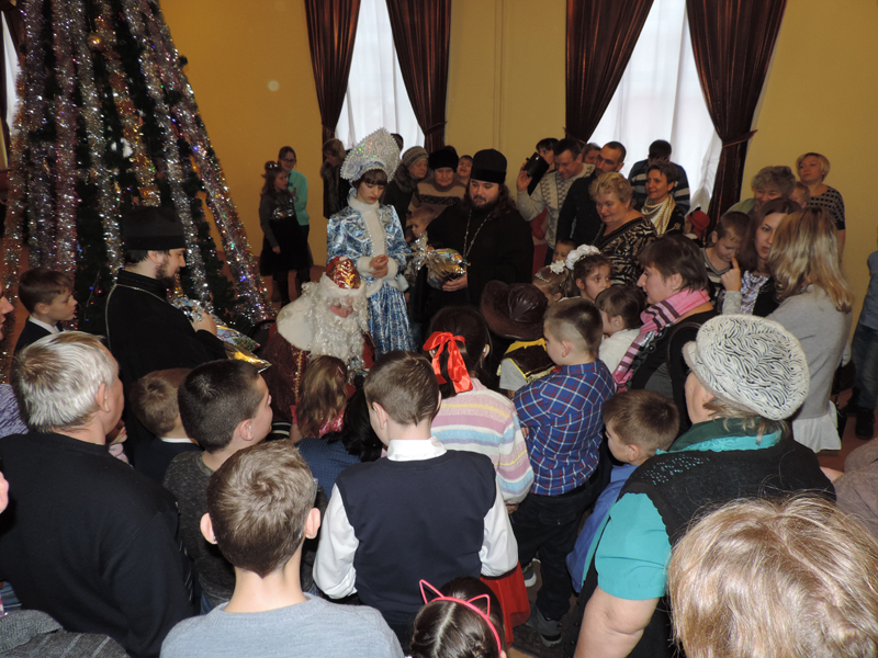 В Клинцах прошла Рождественская благотворительная епархиальная елка