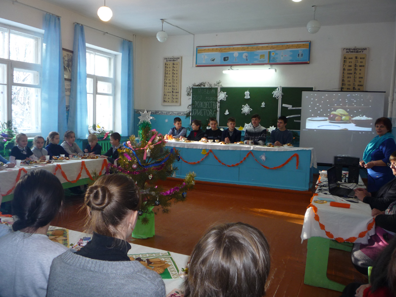 Общешкольное мероприятие, посвященное празднику Рождества Христова, прошло в святочные дни в Краснокосаровской школе