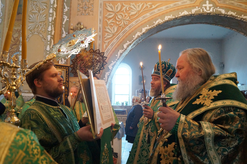 Всенощное бдение в канун дня памяти преподобного Сергия, игумена Радонежского, всея России чудотворца.