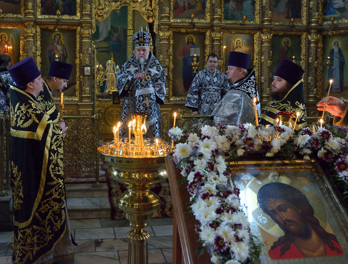 Архиерейское богослужение. В Петропавловском соборе почтили память сорока севастийских мучеников