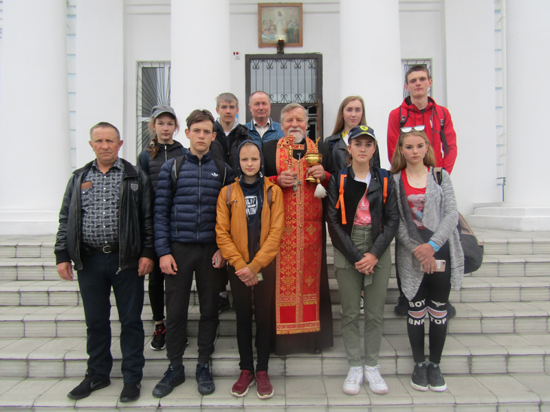 Юношеская команда мглинских спортсменов посетила храм перед соревнованиями