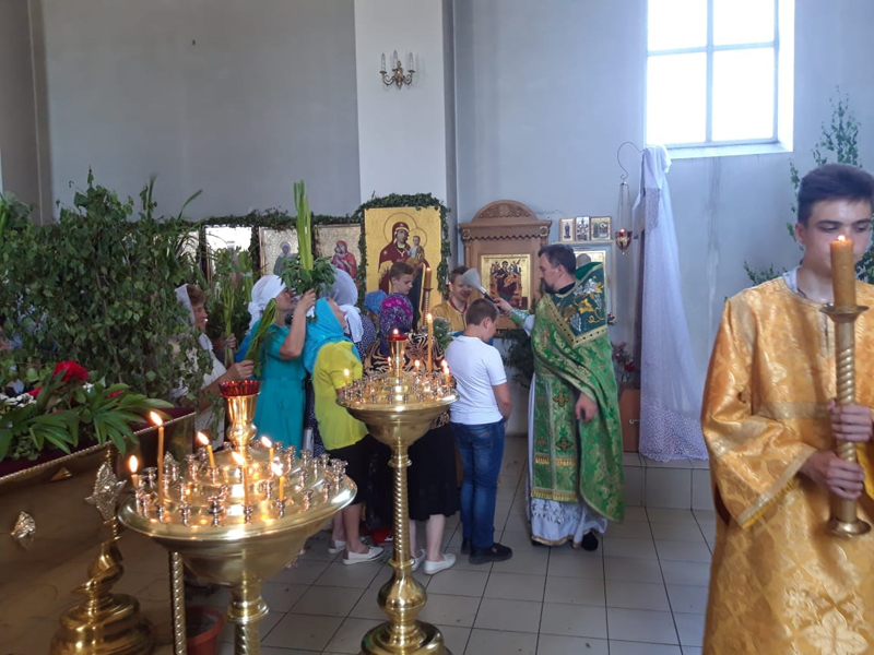 Праздник Святой Троицы на приходе храма Святителя Николая г. Унечи