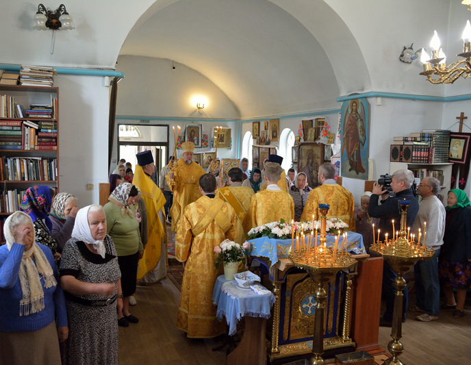 Архиерейское богослужение в селе Коржовка-Голубовка
