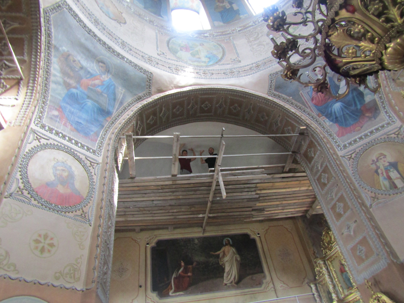 В Успенском храме г. Мглина начались реставрационные работы по росписи стен