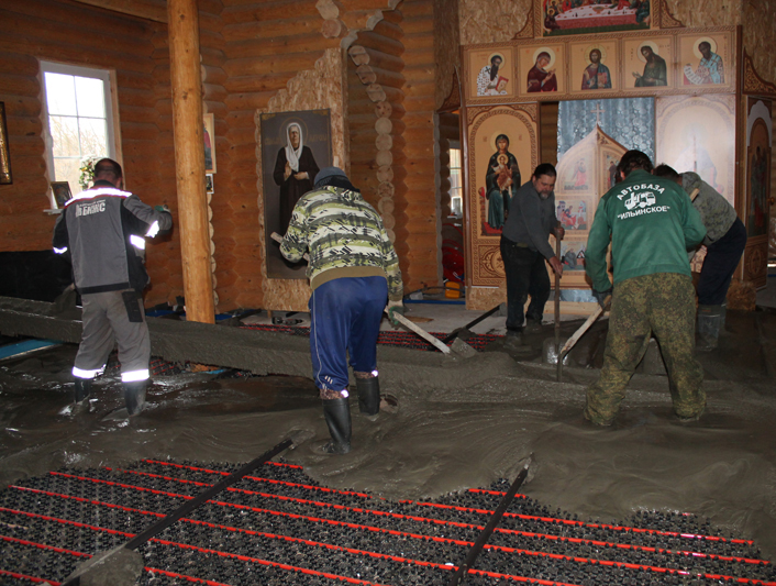 Погарское благочиние. Продолжаются строительные работы в храме Успения Пресвятой Богородицы