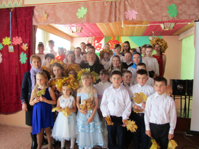 Общешкольное мероприятие в праздник Покрова Пресвятой Богородицы прошло в Новоромановской СОШ