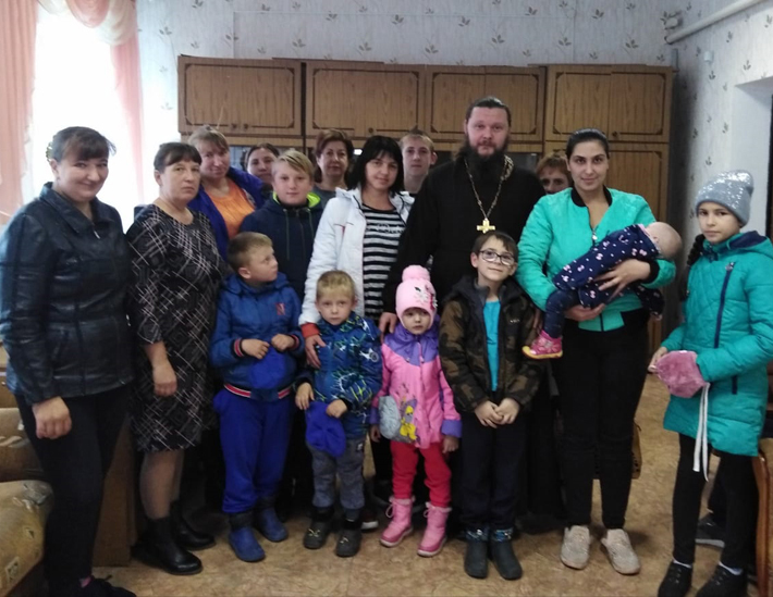 Встреча с неблагополучными семьями в Погарском благочинии