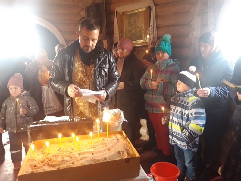 Об упокоении усопших помолились в Слободе Селецкой в Димитриевскую родительскую субботу
