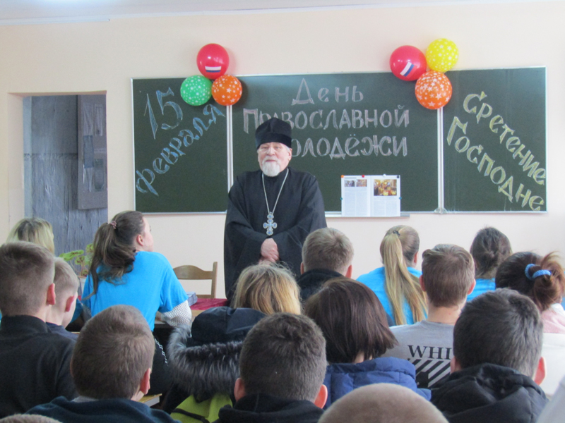 "Спешите делать добро!". Встреча со студентами в День православной молодежи во Мглине