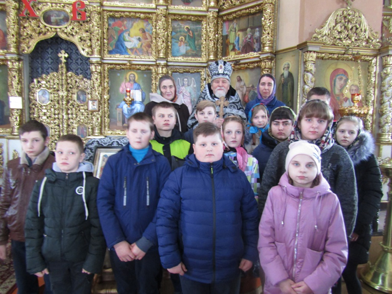 Учащиеся Новоромановской СОШ приняли участие в Литургии Преждеосвященных Даров