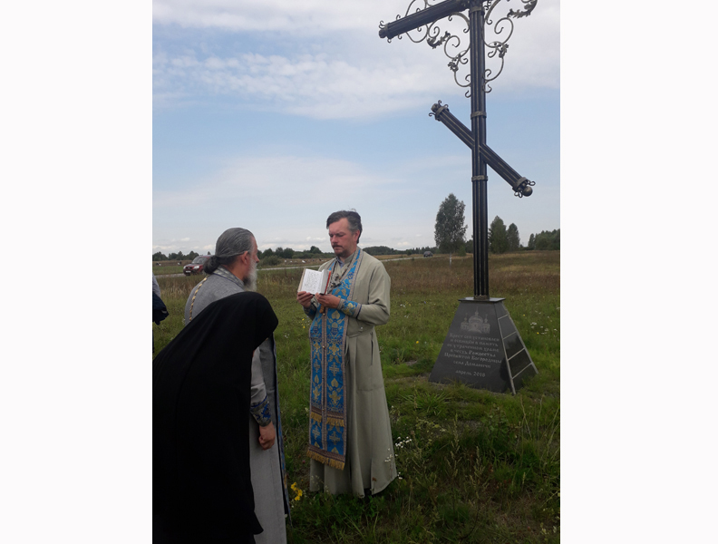 В селе Доманичи Почепского района состоялся молебен у поклонного креста