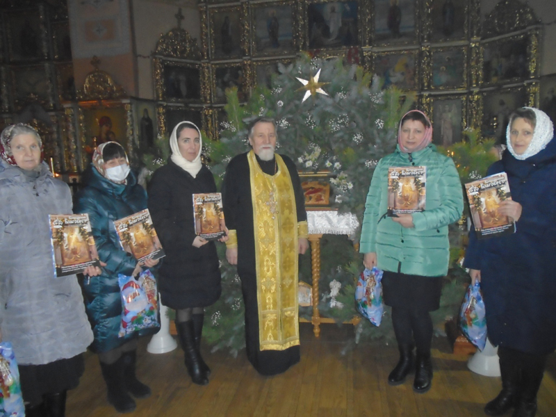 Поздравление тружеников Успенского храма г. Мглина с Рождеством Христовым