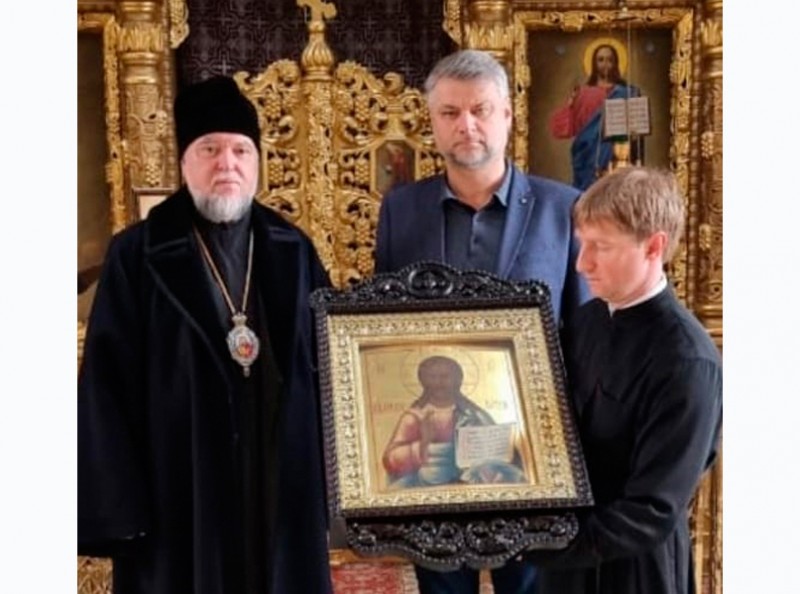 В дар Клинцовской епархии передана икона