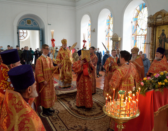 Архиерейское богослужение. Воскресенский собор в городе Почеп отметил свой 250-летний юбилей