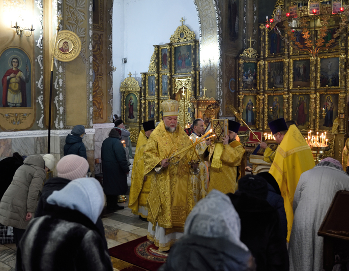День памяти святителя Спиридона Тримифунтского молитвенно почтили в Петропавловском кафедральном соборе