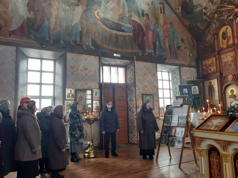 Выставка литературы, посвященная Собору новомучеников и исповедников Церкви Русской, в Сураже