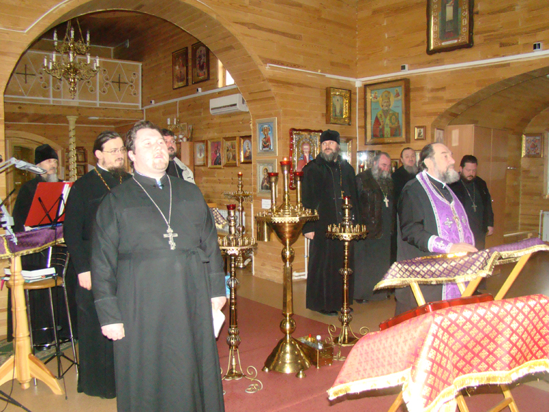 Духовник Клинцовской Епархии совершил чин исповеди духовенства.